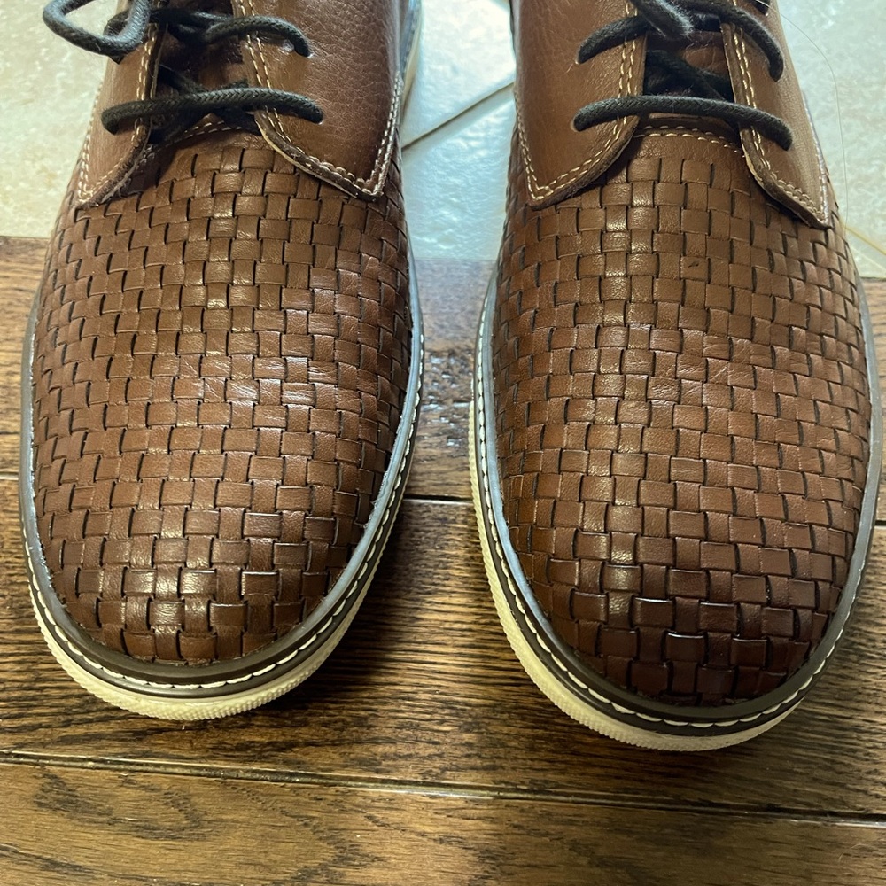 Johnston & Murphy sneaker, Tan woven leather